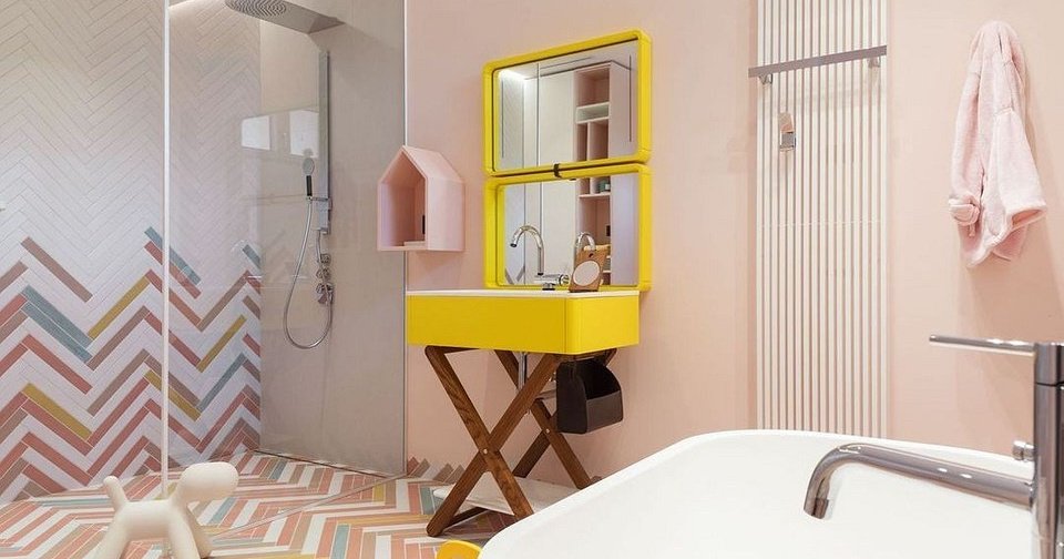 Вместо «кабанчика»: 8 ванных комнат с красивой плиткой