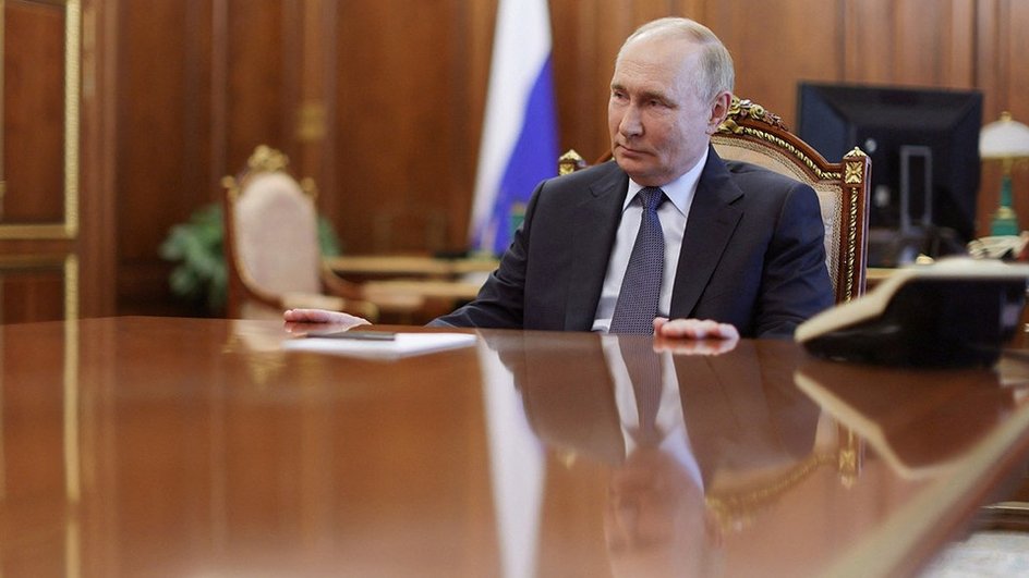 Владимир Путин подписал закон о запрете треш-стримов Владимир Путин подписал закон о запрете треш-стримов