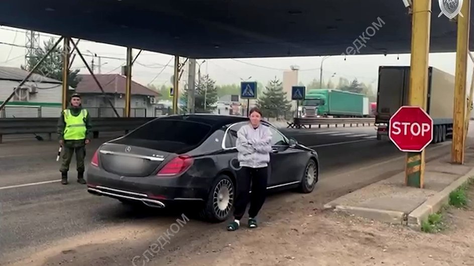 Блогер Блиновская и ее представительский немецкий седан Mercedes-Maybach