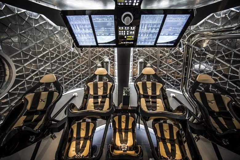 Кабина экипажа космического корабля Crew Dragon. Фото: SpaceX