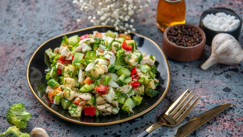 Салат с брокколи, овощной салат, салат с яйцом, овощной салат с яйцом и сыром Салат с брокколи, овощной салат, салат с яйцом, овощной салат с яйцом и сыром