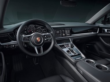 slide image for gallery: 25086 | Porsche Panamera 10 Years Edition