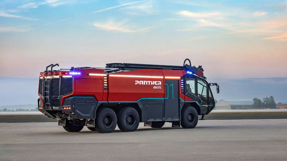 Rosenbauer Panther 6x6 Electric оснащен 4 электромоторами