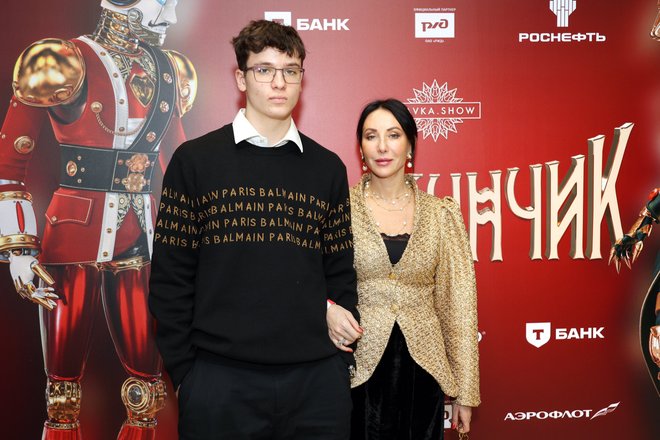 Алика Смехова и ее сын Макар