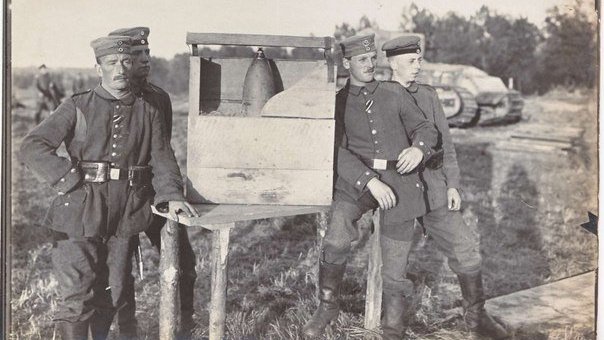 Противотанковая мина Первой мировой войны.
