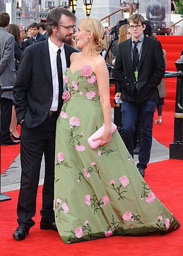 Джоан Роулинг с мужем на лондонской премьере фильма «Гарри Поттер и Дары смерти: Часть 2», 7 июля 2011 года