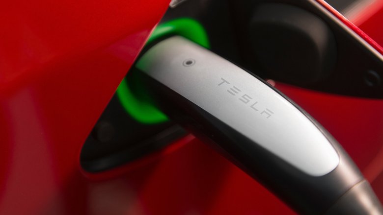 Tesla зарядка электромобиль