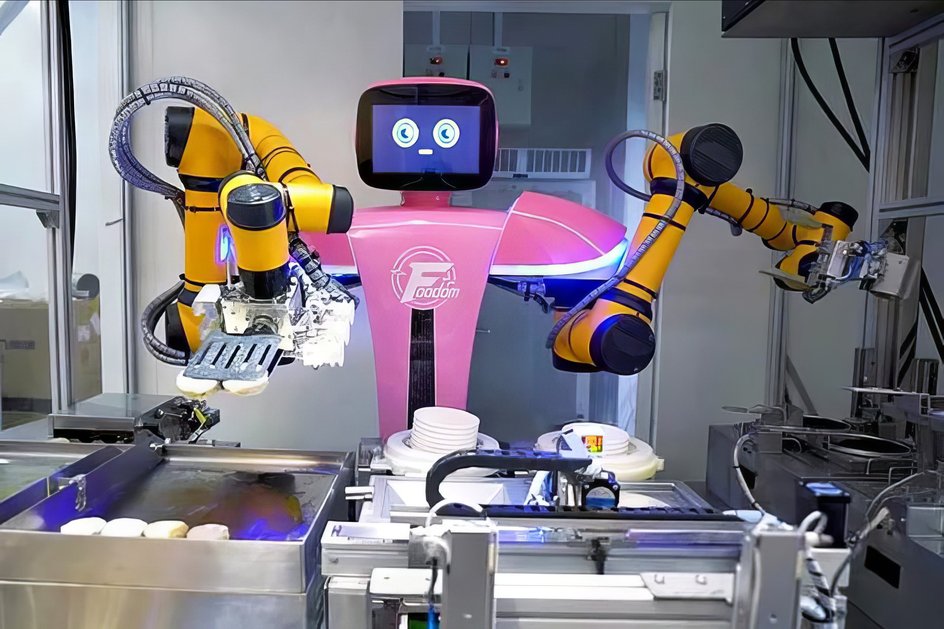 Робот-повар в ресторане Foodom — первом в мире со всеми сотрудниками-андроидами