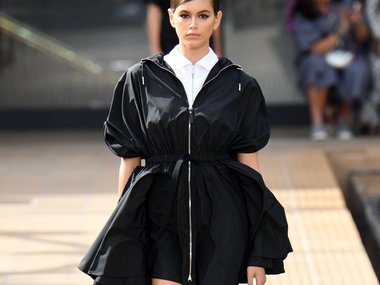 Slide image for gallery: 11218 | Кайя Гербер на показе Longchamp