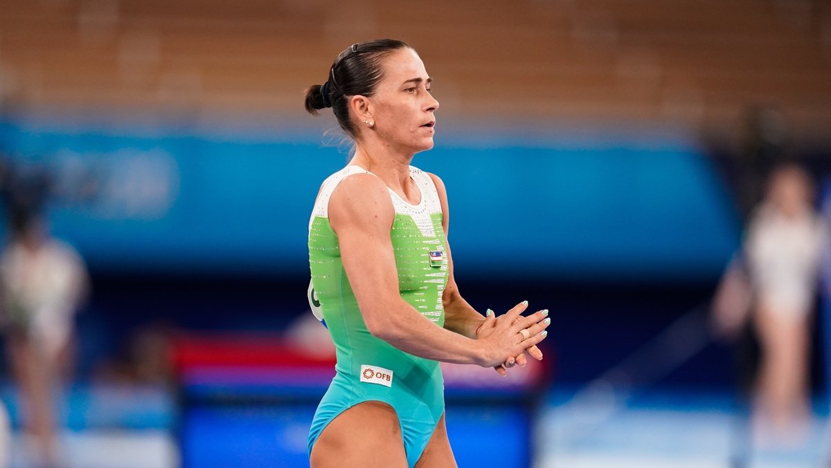 Легендарная Чусовитина выиграла две медали на Кубке мира. 47-летняя гимнастка в отличной форме