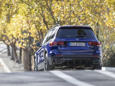 slide image for gallery: 25369 | Mercedes GLB