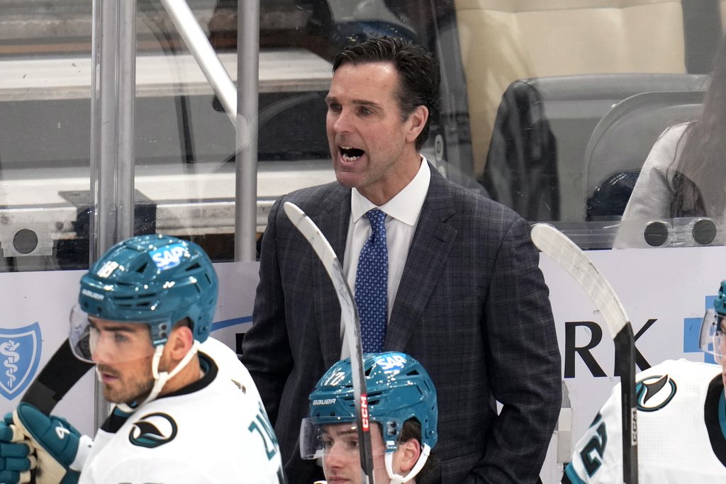Главный тренер сборной США уволен из клуба НХЛ
