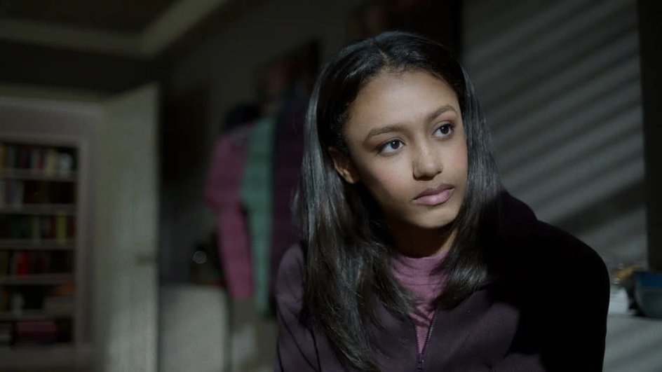 Шалом Брюн-Фрэнклин в сериале «Олененок» Шалом Брюн-Фрэнклин в сериале «Олененок»