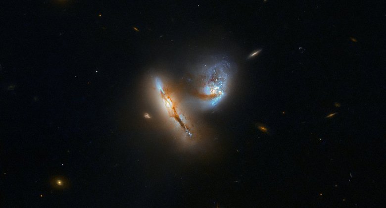 Слияние UGC 2369. Фото: NASA / ESA