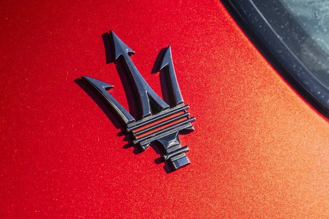 Stellantis может избавиться от Maserati и Alfa Romeo из-за тарифов США