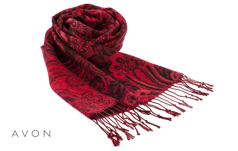 Уютный бордовый шарф с черным узором