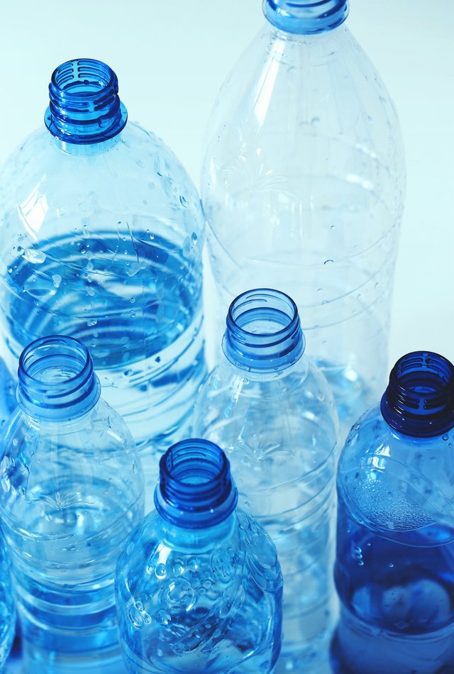 пластиковая бутылка