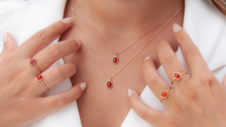 Украшение из сердолика Украшение из сердолика