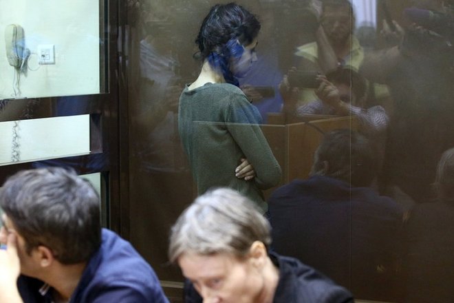 «А почему они не...» Могли ли на самом деле сестры Хачатурян избежать трагедии? «А почему они не...» Могли ли на самом деле сестры Хачатурян избежать трагедии?