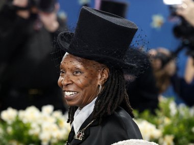 Вупи Голдберг на Met Gala в 2025 году Вупи Голдберг на Met Gala в 2025 году