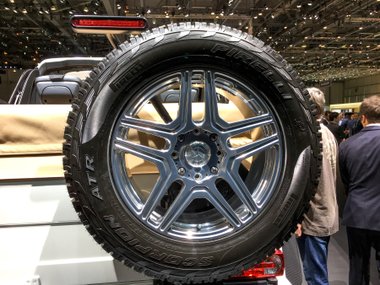 slide image for gallery: 23374 | Mercedes-Maybach G 650 Landaulet