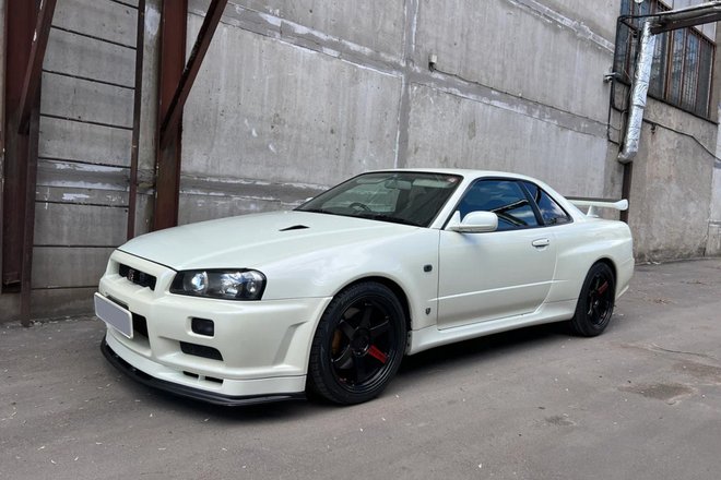23-летний Nissan Skyline GT-R продают в Москве за 60 миллионов рублей. И вот почему 23-летний Nissan Skyline GT-R продают в Москве за 60 миллионов рублей. И вот почему