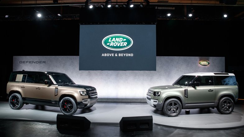 slide image for gallery: 24992 | Land Rover Defender