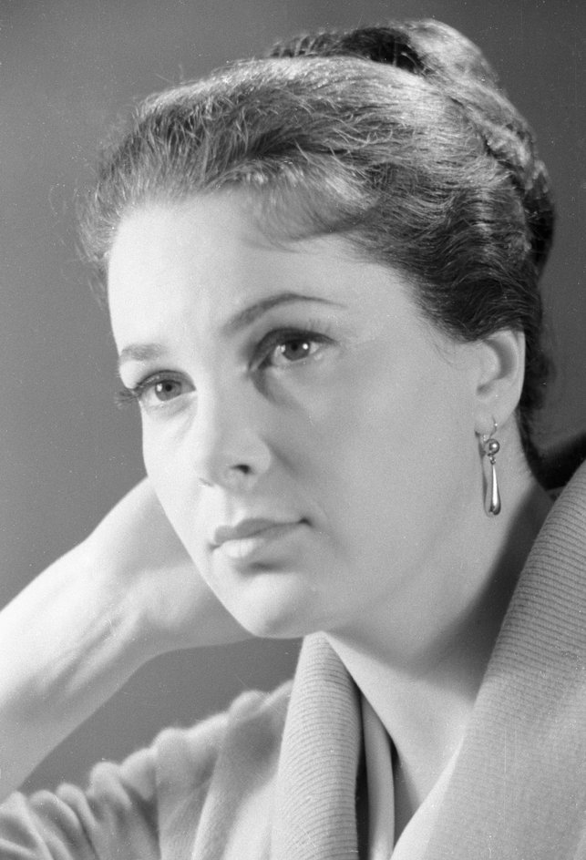 Элина Быстрицкая Элина Быстрицкая