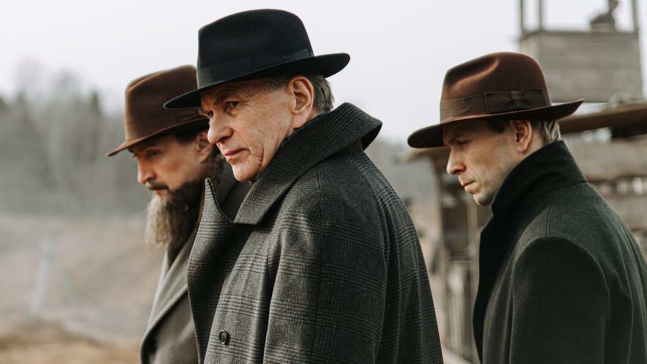 Алексей Гуськов, Юрий Чурсин и Илья Малаков в сериале «Атом» Алексей Гуськов, Юрий Чурсин и Илья Малаков в сериале «Атом»