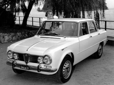 slide image for gallery: 16796 | Alfa Romeo Giulia