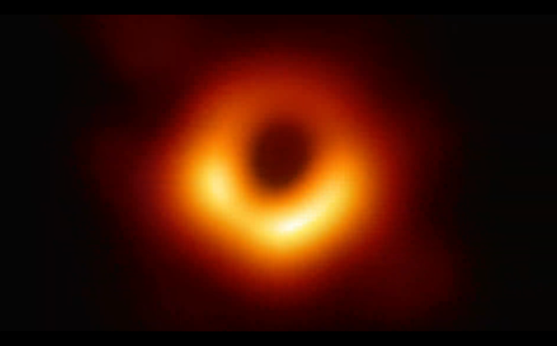 Первое фото черной дыры Стрелец А* в центре нашей Галактики. Фото: скриншот/eso