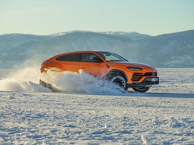 slide image for gallery: 27831 | Lamborghini