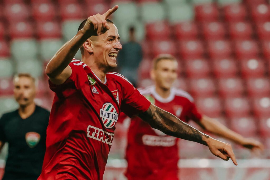 «Акрон» объявил о контракте с футболистом сборной Черногории