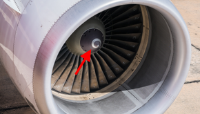 Спираль на двигателе самолета