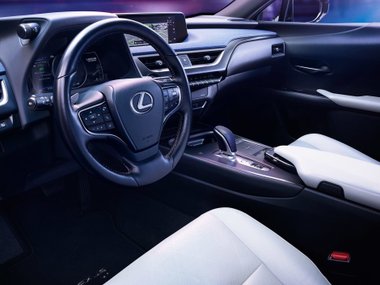 slide image for gallery: 26400 | Lexus UX 300e
