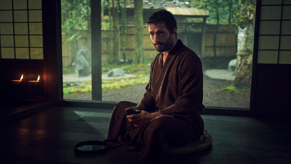 Космо Джарвис в сериале «Сегун» Космо Джарвис в сериале «Сегун»