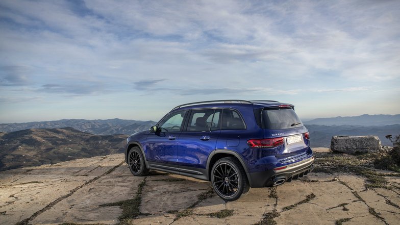 slide image for gallery: 25369 | Mercedes GLB