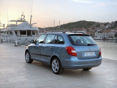 slide image for gallery: 26419 | Skoda Fabia