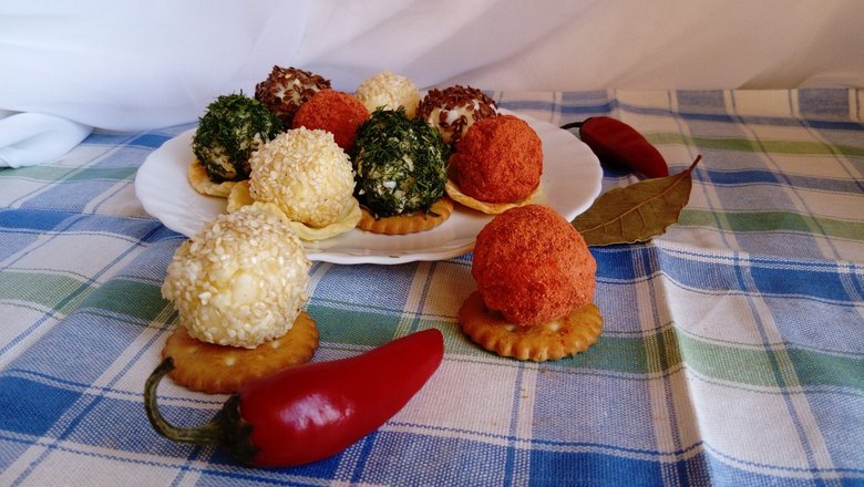 Разноцветные сырные шарики - пошаговый рецепт с фото на kormstroytorg.ru