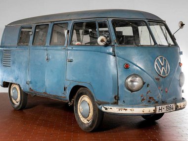 slide image for gallery: 24142 | Первый полицейский фургон Volkswagen