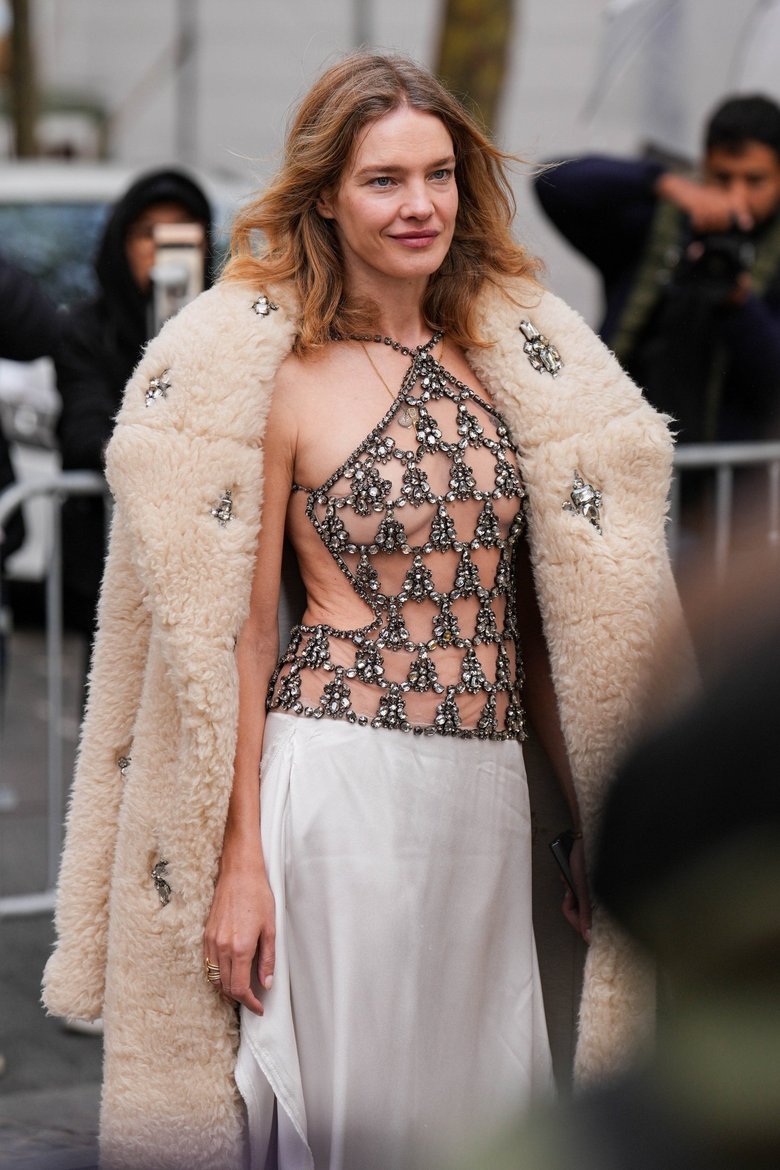 Наталья Водянова перед показом Stella McCartney, весна-лето 2025 Наталья Водянова перед показом Stella McCartney, весна-лето 2025