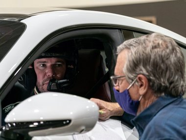 slide image for gallery: 27424 | Электрический Porsche установил рекорд скорости в помещении