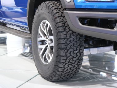 slide image for gallery: 19753 | Ford F-150 Raptor