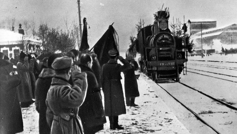 23 января 1924 года паровоз У-127 провел траурный поезд с телом Владимира Ильича Ленина от платформы Герасимовская (поселок Горки) до Павелецкого вокзала Москвы.