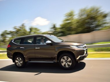 slide image for gallery: 17195 | Mitsubishi Pajero Sport динамика