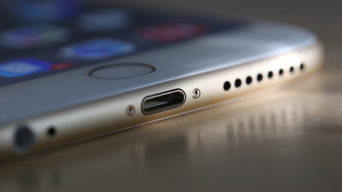 Какой провод у 16 айфона Утечка: Apple откажется от порта Lightning в iPhone 8 - Hi-Tech Mail