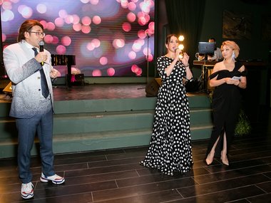 Slide image for gallery: 15030 | Андрей Малахов, Алика Смехова и Алена Бабенко. Источник: пресс-служба