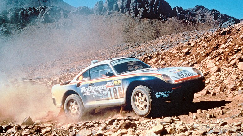 slide image for gallery: 26952 | Porsche Dakar