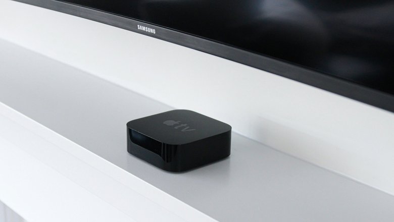 Как правило, пользователи размещают Apple TV под телевизорами, что весьма удобно для интеграции веб-камеры и других датчиков