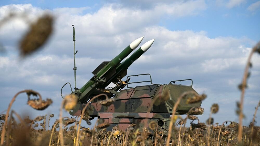 Сообщается о коллапсе в аэропортах и крупнейшей атаке украинских БПЛА с начала СВО